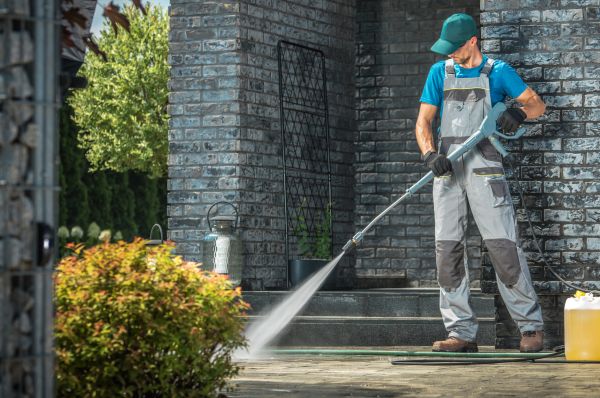 Outside House Cleaning in New Orleans